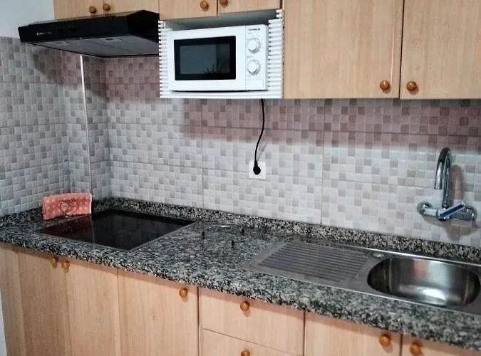 Amarilla 202 * Costa Del Silencio